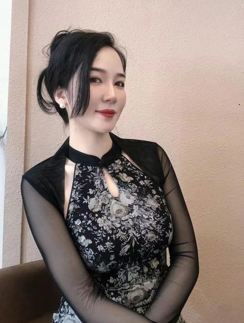 根据您的要求，生成一个SEO标题如下：

**少妇一区二区AV高清在线观看 | 少妇系列视频精选 | 热门少妇AV推荐**