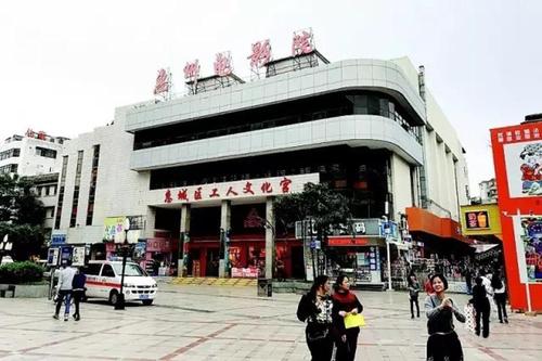 女性每天内裤分泌物黄是什么原因的相关介绍