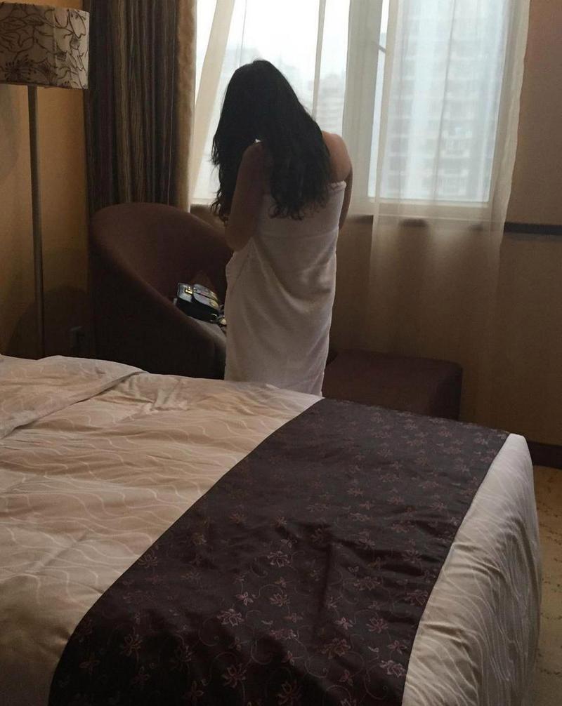 日本精油按摩少妇推荐｜东京专业少妇按摩师手法指南｜精油SPA舒缓疲劳体验